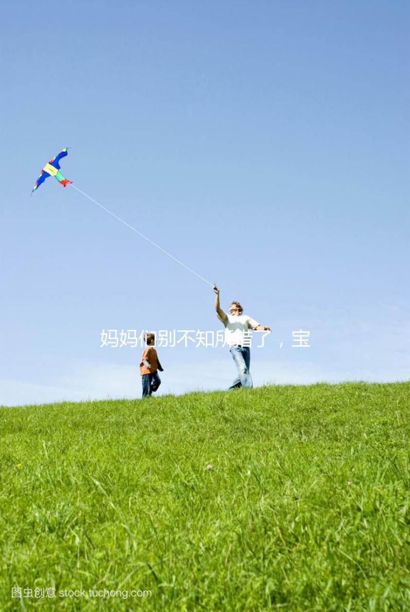 媽媽們別不知所措了，寶寶嗆奶后第一時(shí)間可以這么做